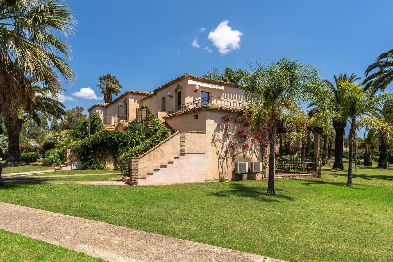 Apartments In Residence With Swimming Pool In Santa Margherita Di Pula, 250 Meters From The Sea Dış mekan fotoğraf